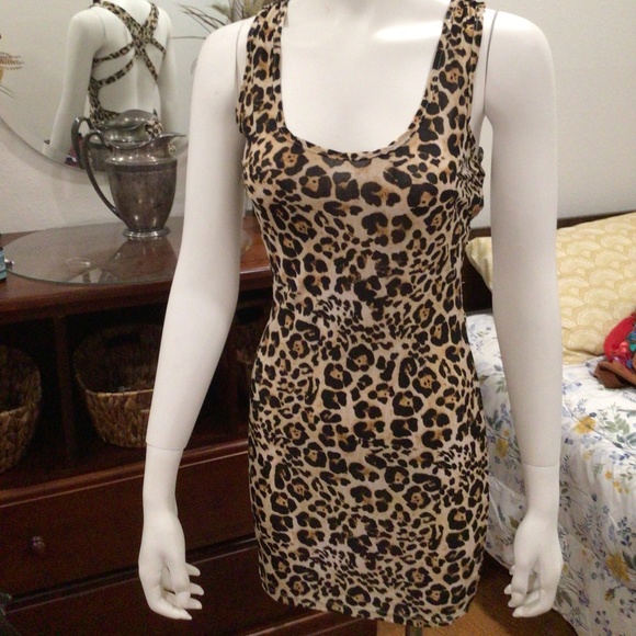 BLVD short sleeve Bodycon Animal print Sexy Dress size M - Picture 1 of 4